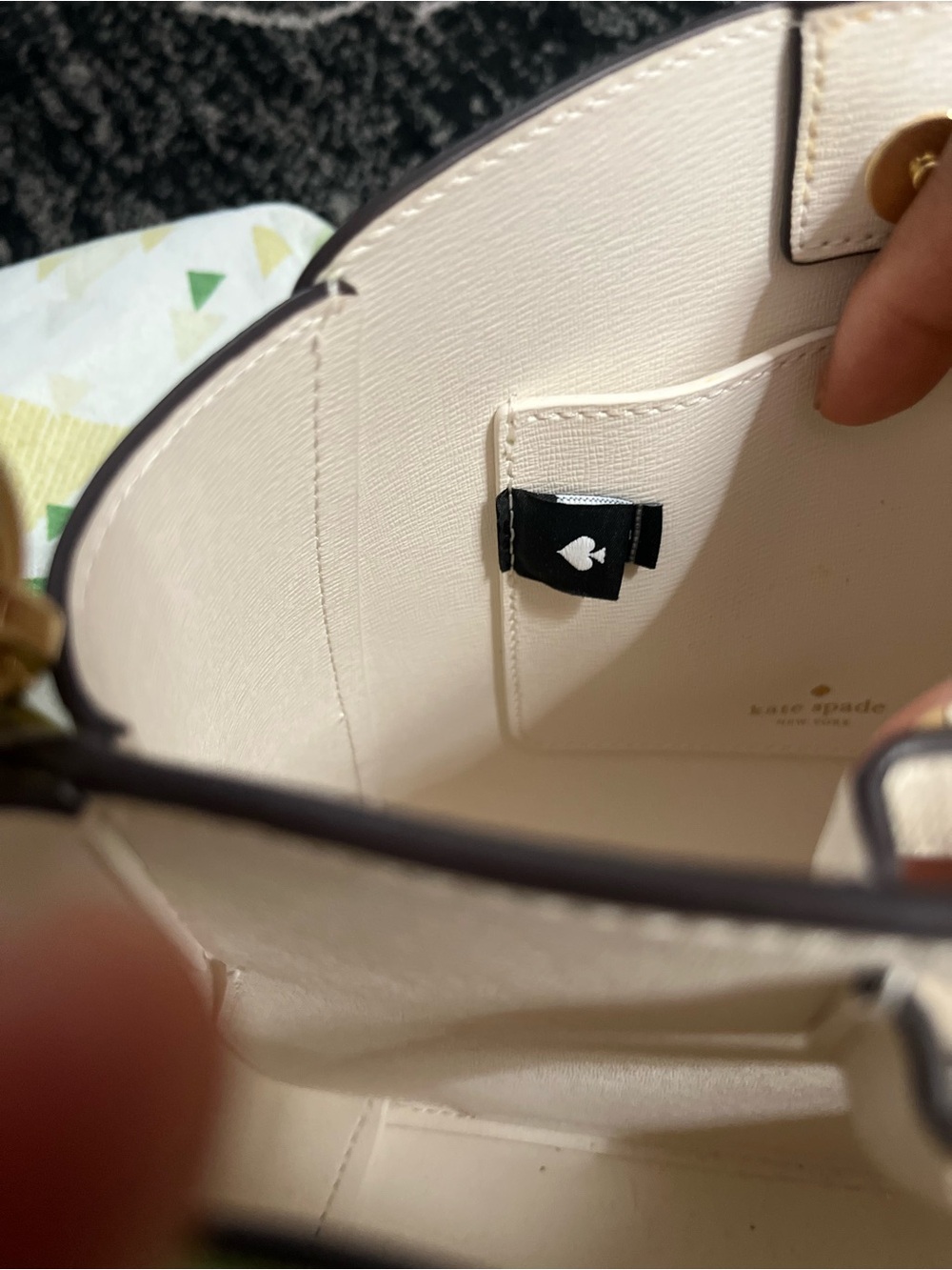 kate spade Light Green purse. Shouler strap area has a crease from hanging - Picture 14 of 16